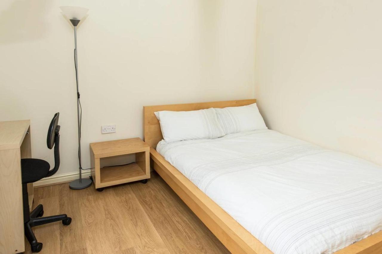 Guestready - Top Floor Apt 2Min Walk To O2 Apollo Manchester Zewnętrze zdjęcie
